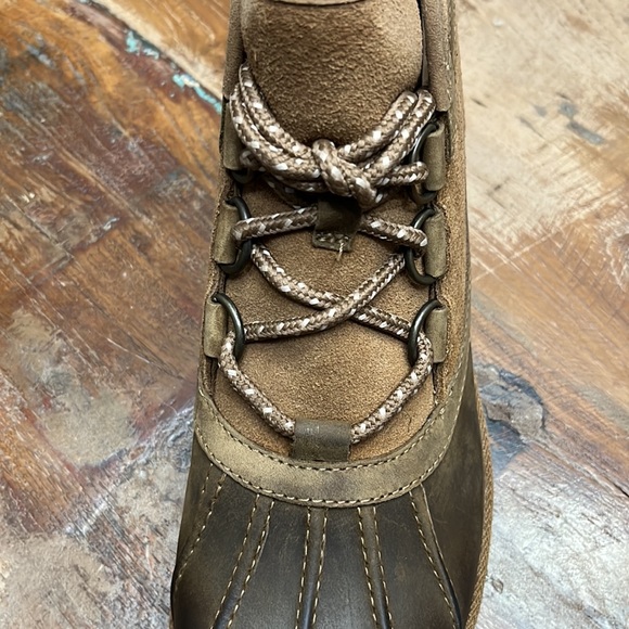 NIB UGG Greda Boots - Picture 3 of 8